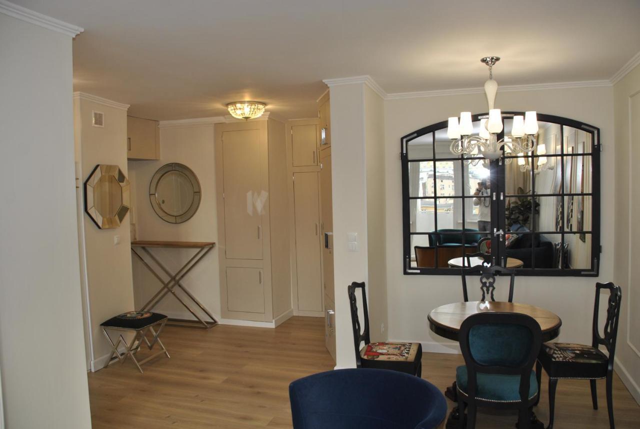Lustrzany Skwer Apartment Gdynia